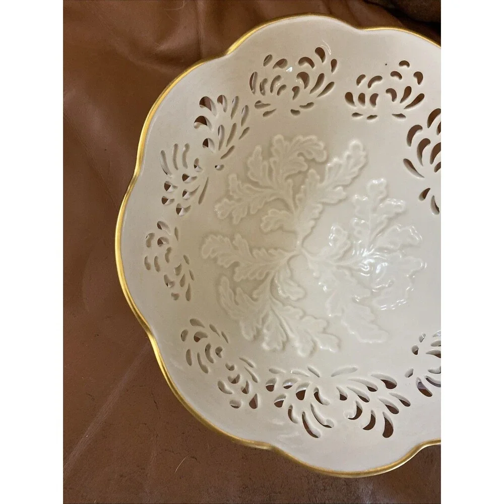 Lenox Westbury 8” Bowl Scallop Edge Trimmed In 24K Gold Flower Cut Outs